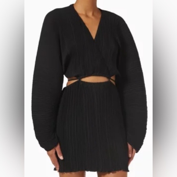 Good American Always Fits Plissé Sculpted Mini Dress in Black (sz 1/2 | S/M) - Picture 1 of 8